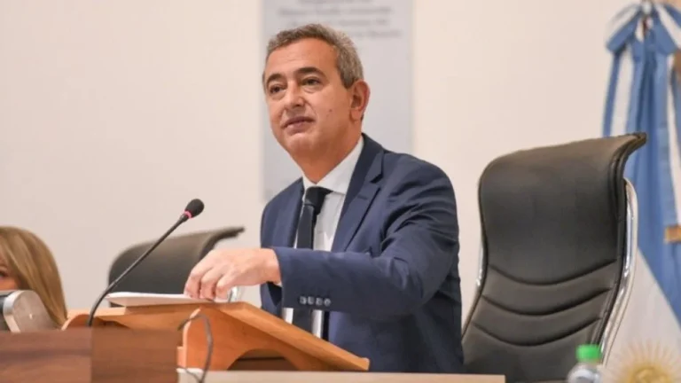 Javkin busca que Rosario se declare autónoma este año