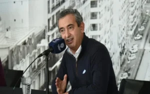 Javkin presentó un plan de reparación de veredas 