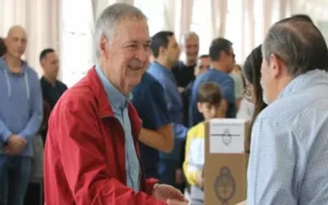 Schiaretti votó y le pidió a los argentinos que concurran
