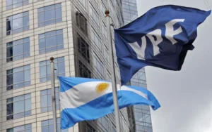 Juicio YPF: la justicia de EE.UU. ordenó la entrega de chats y mails
