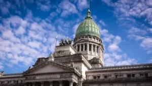 buscan que se incorpore el juicio en ausencia