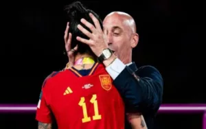 Rubiales quedó inhabilitado por tres años