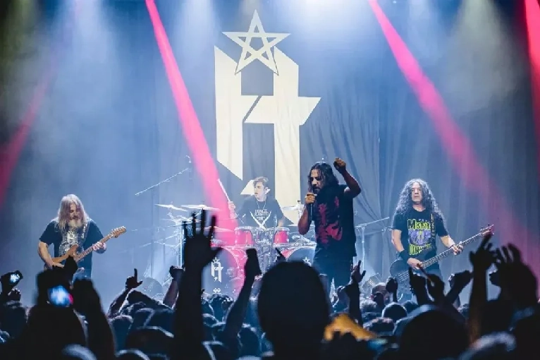 La banda de heavy metal ofrece un show especial con las mejores canciones de Hermética en el marco de los 35 años de la agrupación.