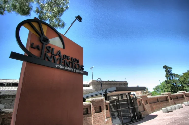 La Isla de los Inventos incorporará una biblioteca colectiva