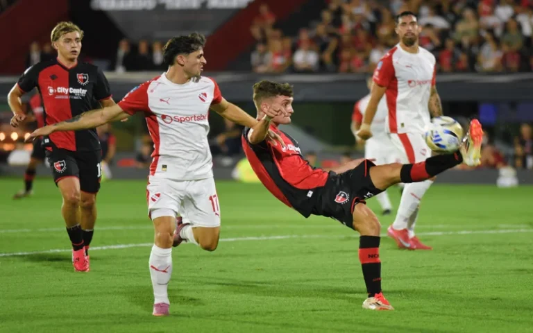 Newell's tuvo actitud y rescató un empate frente a Independiente