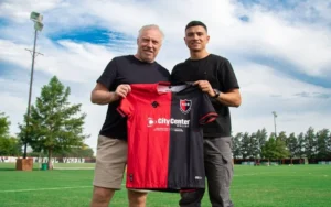 Newell's presentó a Bruno Cabrera, la séptima incorporación