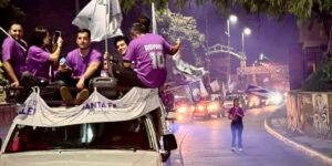 La Libertad Avanza cerró campaña con una caravana de un centenar de autos.