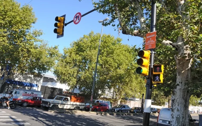 La Municipalidad incorpora semáforos con sistemas inteligentes