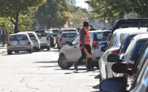 La Municipalidad reveló cuántos cuidacoches hay en la ciudad