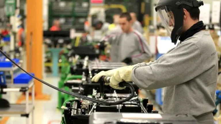 La actividad económica se contrajo un 0,1% en mayo