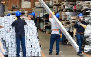 La industria mostró una leve recuperación en agosto