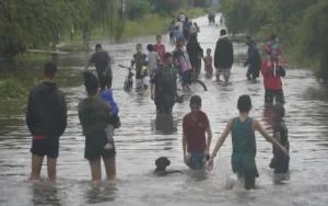 La lluvia provocó fuertes anegamientos en Rosario y la región
