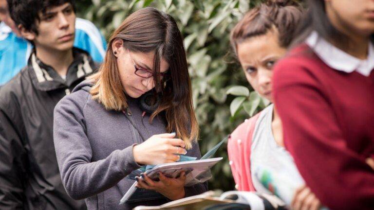 La mitad de jóvenes argentinos vive en situación de vulnerabilidad