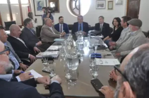 La provincia presenta su oferta salarial en paritarias con estatales y docentes