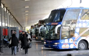 La venta de pasajes en la terminal de Rosario avanza lentamente