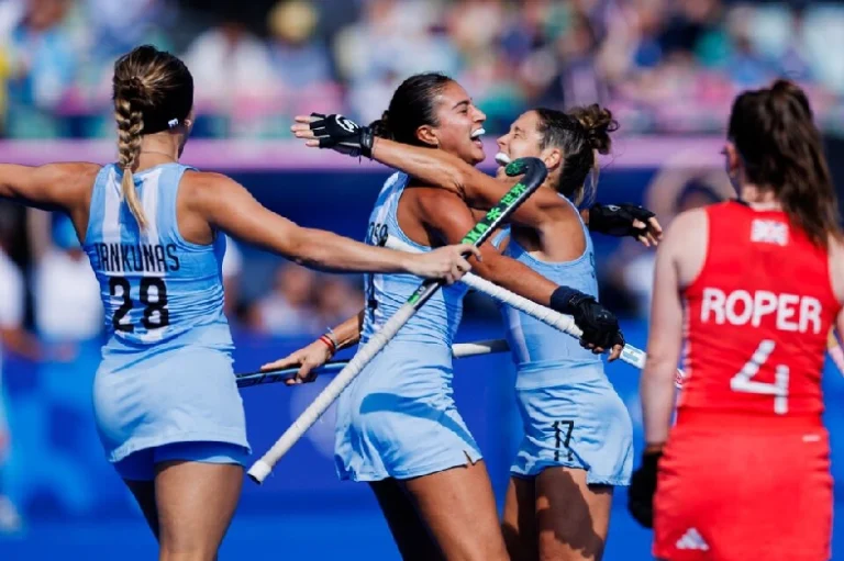 Argentina venció a Gran Bretaña 3-0 en hockey sobre césped.