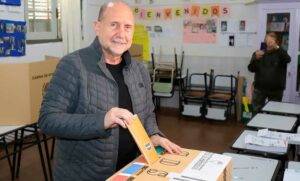 Perotti habló después de votar