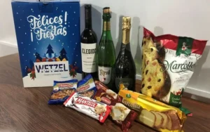 Adiós a las cajas navideñas: las empresas ahora regalan gift cards