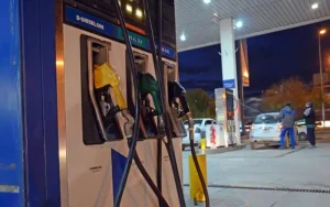 Estación de servicio en Rosario con surtidores