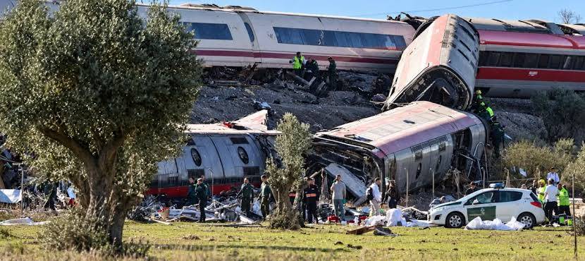 Las hipótesis del choque de trenes en España