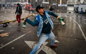 Ley Bases: Incidentes entre manifestantes y la Policía afuera del Congreso