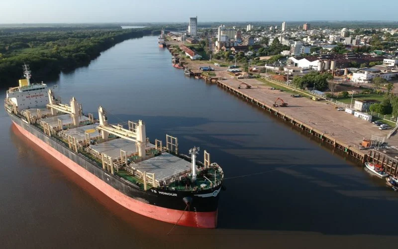 Acuerdan crear un ente de control en la Hidrovía antes de la nueva concesión