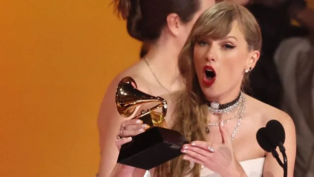 Este domingo se llevó a cabo la 66° edición de los tradicionales premios que reconocen a la excelencia musical. Taylor Swift, Dua Lipa, Billie Eilish y Miley Cyrus las grandes figuras.