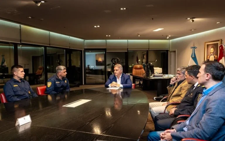 Llaryora pidió agravar penas para quienes agredan a policías