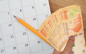 Llega el aguinaldo: ¿Cuándo se cobra y cómo calcularlo?