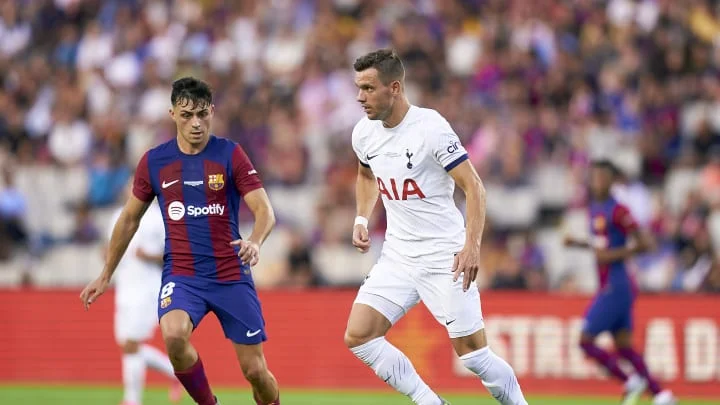 El actual jugador del Tottenham es considerado por el DT del blaugrana para reemplazar al joven mediocampista Gavi, que sufrió una importante lesión. 