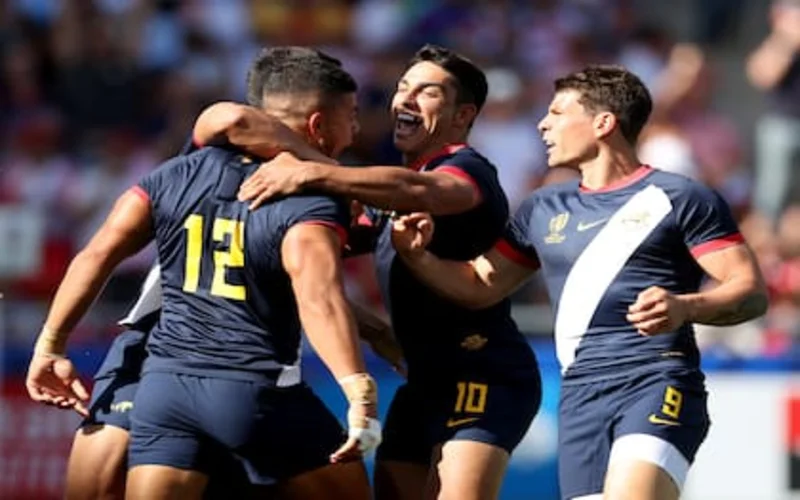 La selección argentina de rugby se impuso a su par asiático por 39 a 27, quedó segundo en el grupo D y jugará la próxima instancia frente a Gales.