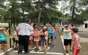 Rosario: Los niños aprenden educación vial en las colonias públicas 