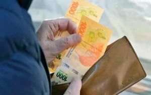 Los salarios aumentaron un 6,2% en junio ganándole a la inflación