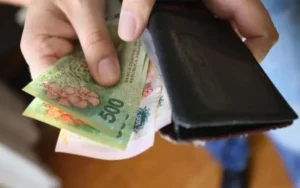 Los salarios reales en Rosario cayeron un 34,6% en los últimos siete años
