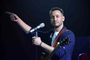 Luciano Pereyra durante un show íntimo en Rosario