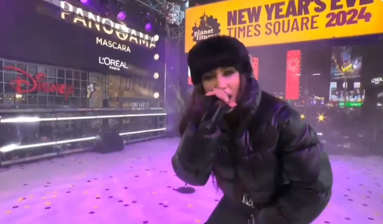 María Becerra cantará en Times Square, el cruce de calles más