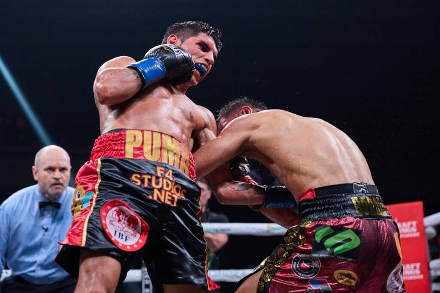 El boxeador argentino noqueó al filipino Jade Bornea en el round número 11 en Estados Unidos y defendió por segunda vez su título mundial supermosca.