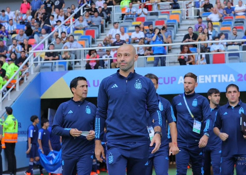 El entrenador de la selección juvenil argentina Javier Mascherano presentó la nómina de jugadores citados para los partidos contra México. 