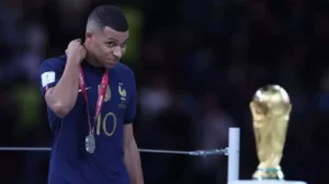 Kylian Mbappé es denunciado por violación en Suecia.