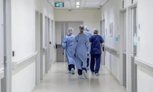 Médicos reclaman en Santa Fe por un salario mínimo actualizado