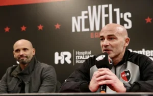 Méndez dio su primera conferencia como técnico de Newell's