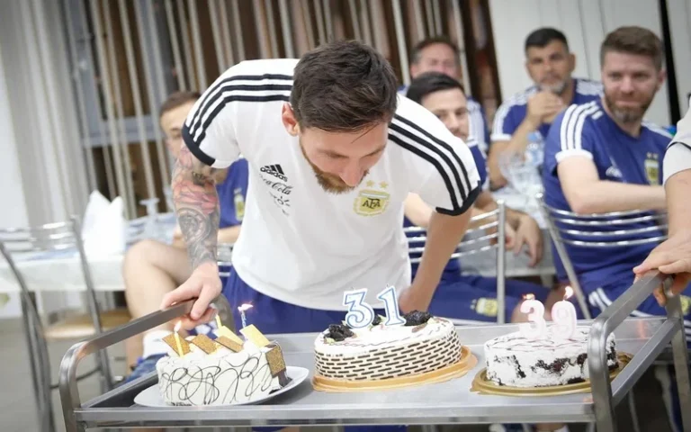 Messi festeja su cumpleaños número 37