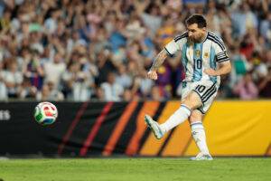 Messi rompió un nuevo récord ante Islandia