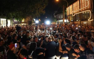Milei encabezó una caravana libertaria en Mar del Plata.