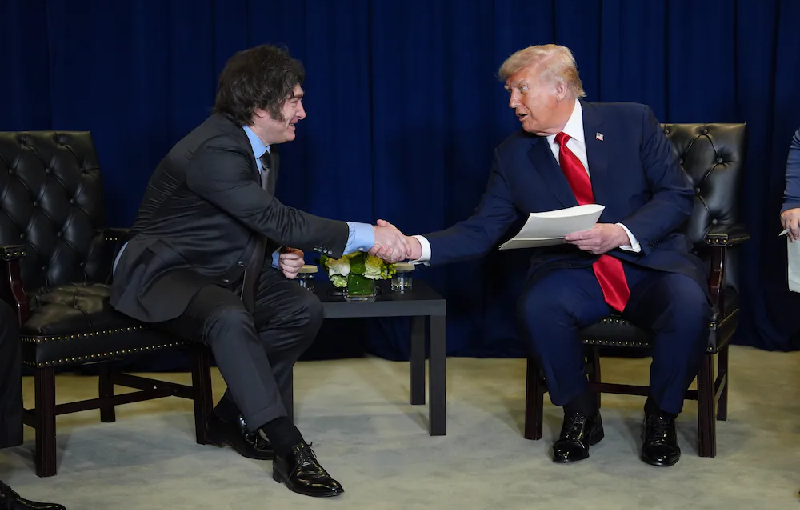 Milei llegó a Davos para reunirse con Trump y la élite financiera.