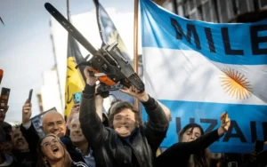 Milei prometió un 2025 con “motosierra profunda”