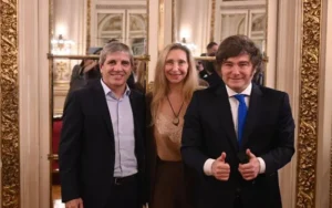 Milei reúne gabinete y llega a Rosario con el RIGI