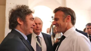 Milei se encontrará con Macron en Francia