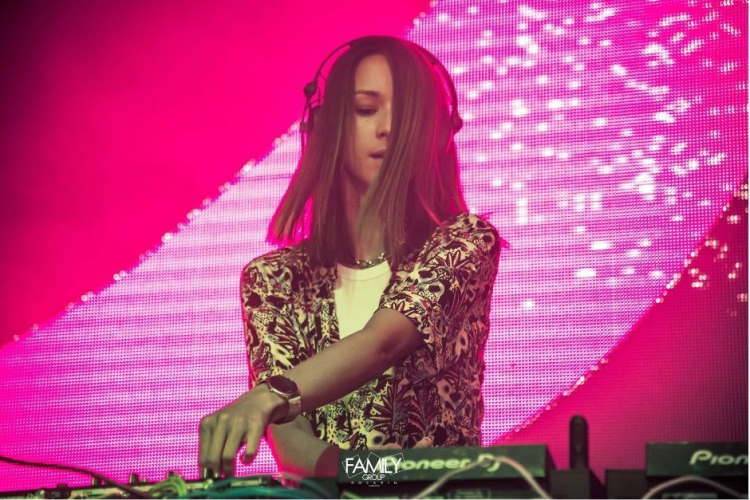 La DJ Miss Monique confirmó su llegada a la ciudad de Rosario. 