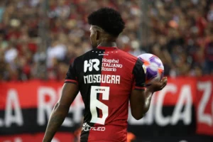 Jherson Mosquera no podrá jugar hasta el próximo año